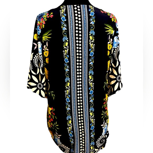 JM Collection colorful Tunic in size medium. Excellent gently used condition. - Picture 2 of 4